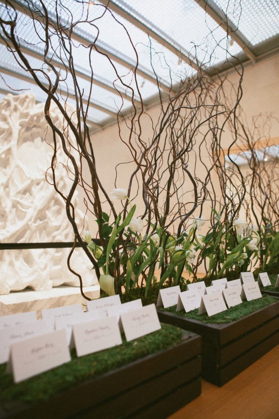 white-and-green-modern-art-garden