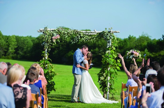 charming-country-chic-wedding