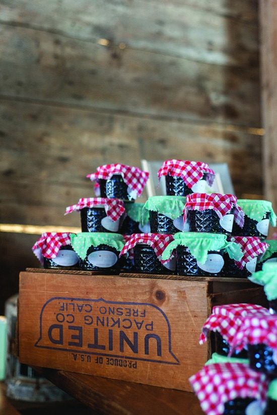 charming-country-chic-wedding