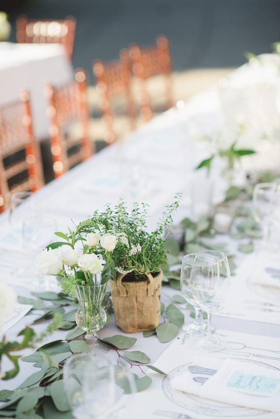 chic-blue-and-gold-outdoor-wedding