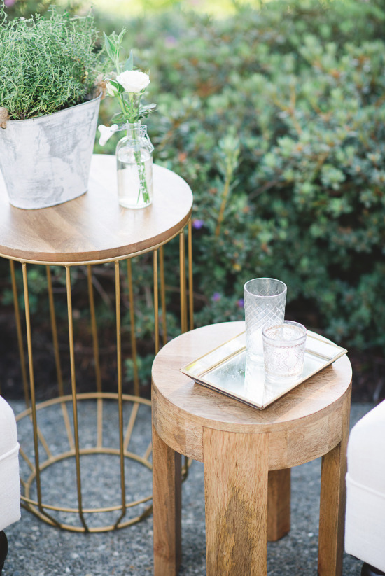 chic-blue-and-gold-outdoor-wedding