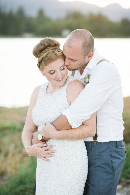 chic-blue-and-gold-outdoor-wedding
