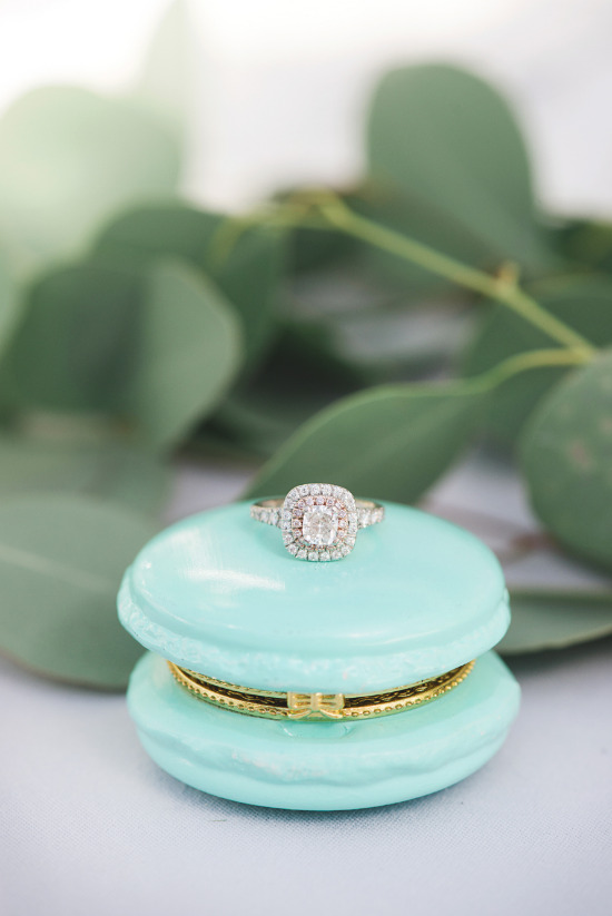chic-blue-and-gold-outdoor-wedding