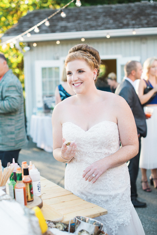 chic-blue-and-gold-outdoor-wedding