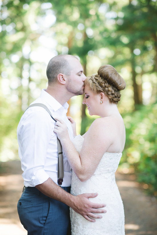 chic-blue-and-gold-outdoor-wedding