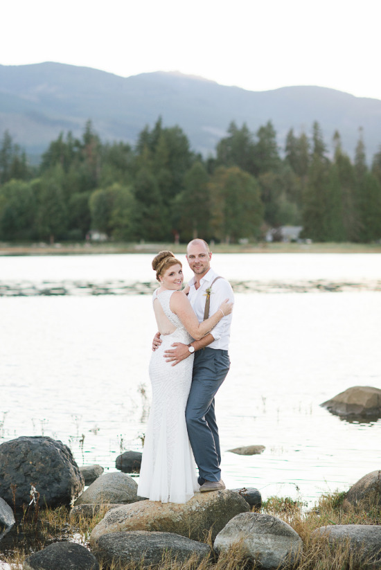 chic-blue-and-gold-outdoor-wedding