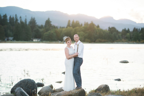 chic-blue-and-gold-outdoor-wedding