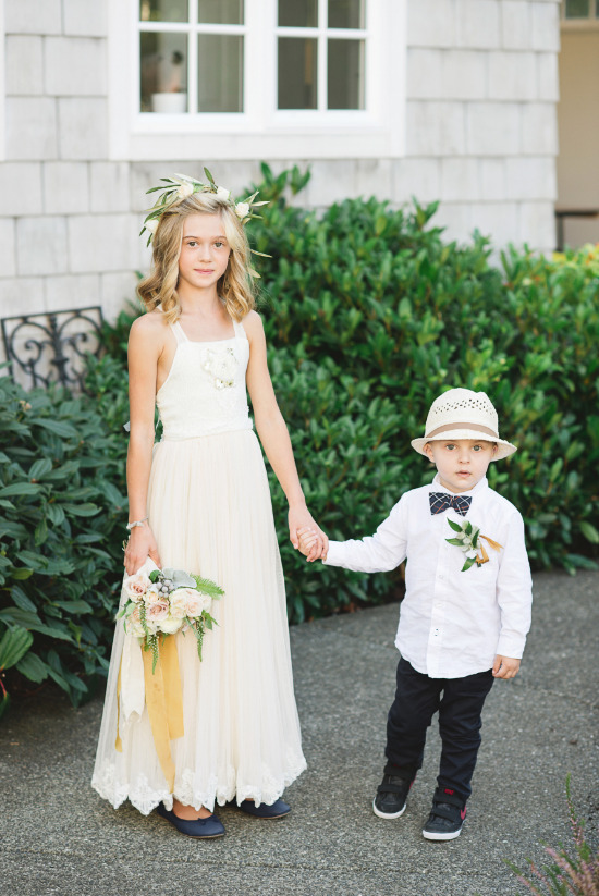 chic-blue-and-gold-outdoor-wedding