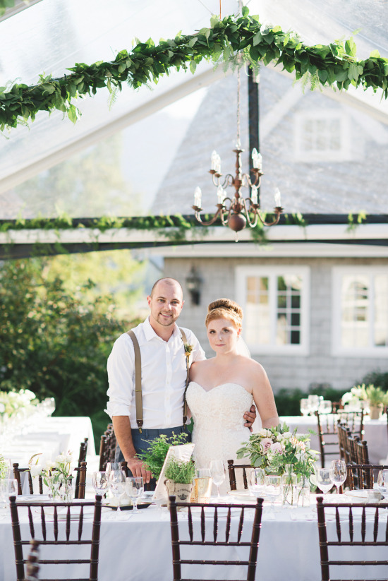 chic-blue-and-gold-outdoor-wedding