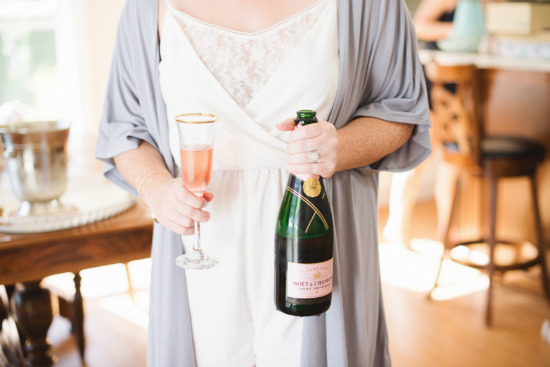 chic-blue-and-gold-outdoor-wedding