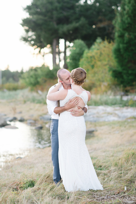 chic-blue-and-gold-outdoor-wedding