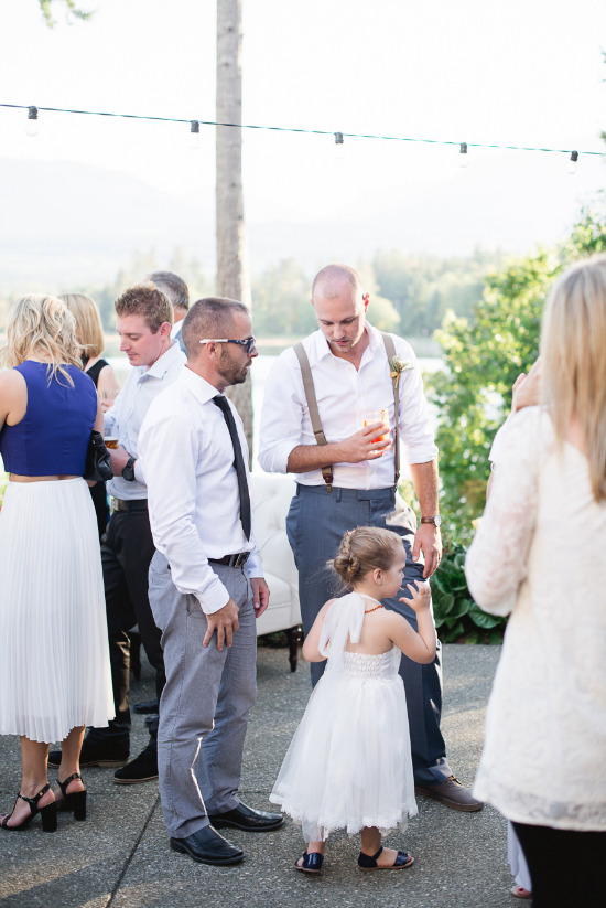 chic-blue-and-gold-outdoor-wedding