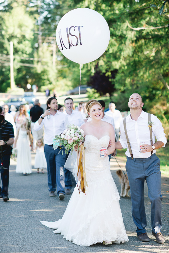 chic-blue-and-gold-outdoor-wedding