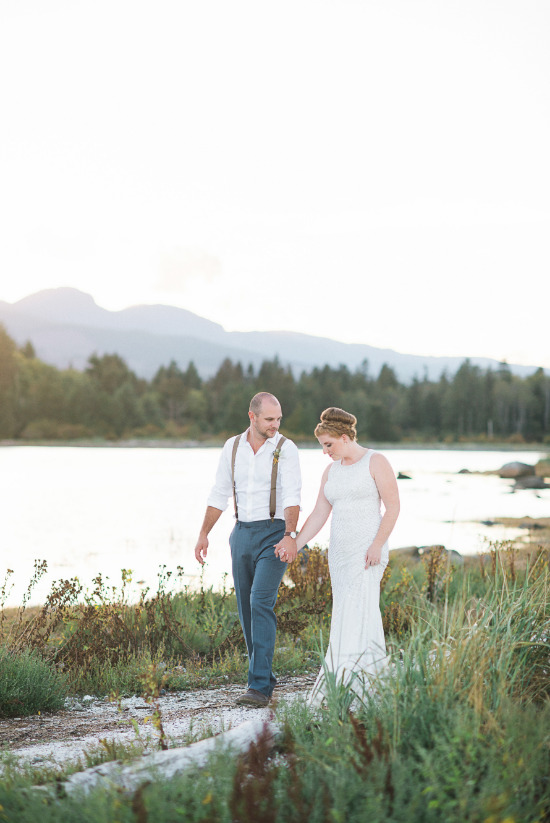 chic-blue-and-gold-outdoor-wedding