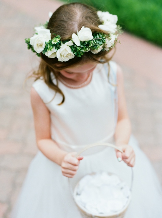 elegant-blue-and-white-wedding