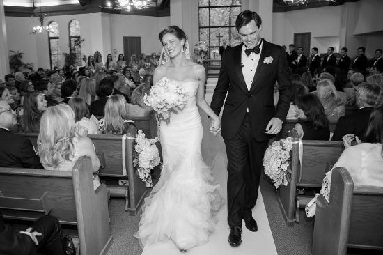elegant-blue-and-white-wedding