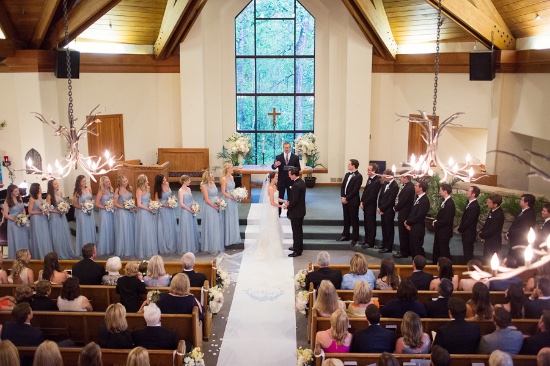 elegant-blue-and-white-wedding