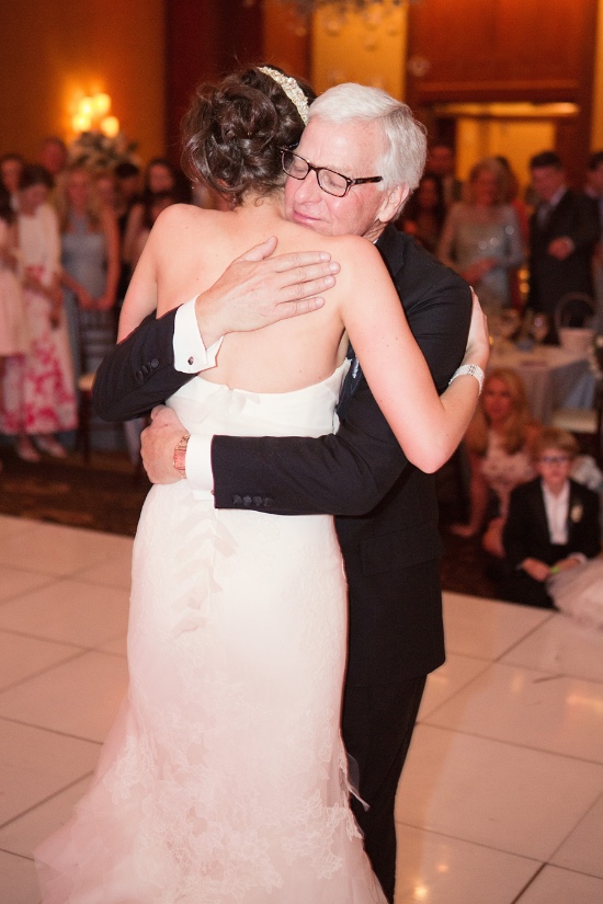 elegant-blue-and-white-wedding