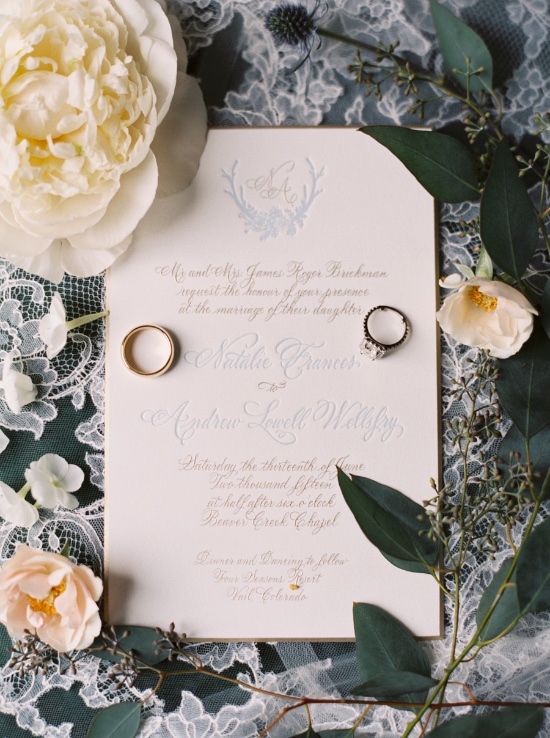 elegant-blue-and-white-wedding