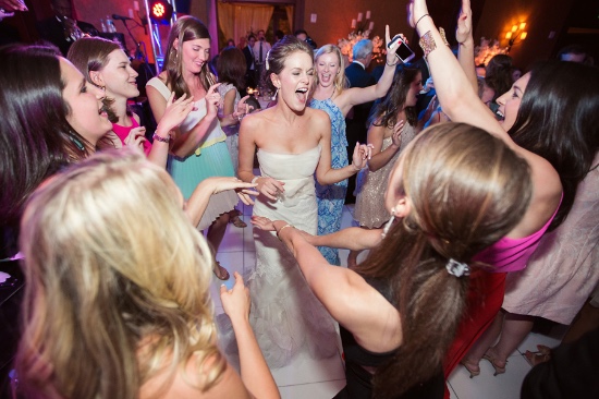 elegant-blue-and-white-wedding