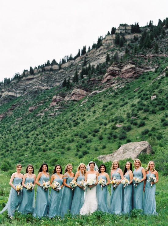 elegant-blue-and-white-wedding