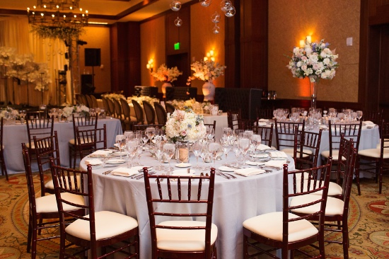 elegant-blue-and-white-wedding
