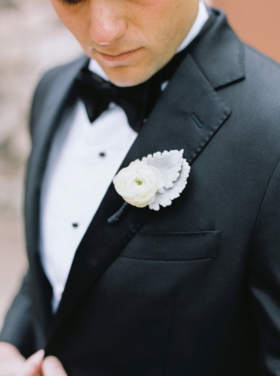 elegant-blue-and-white-wedding