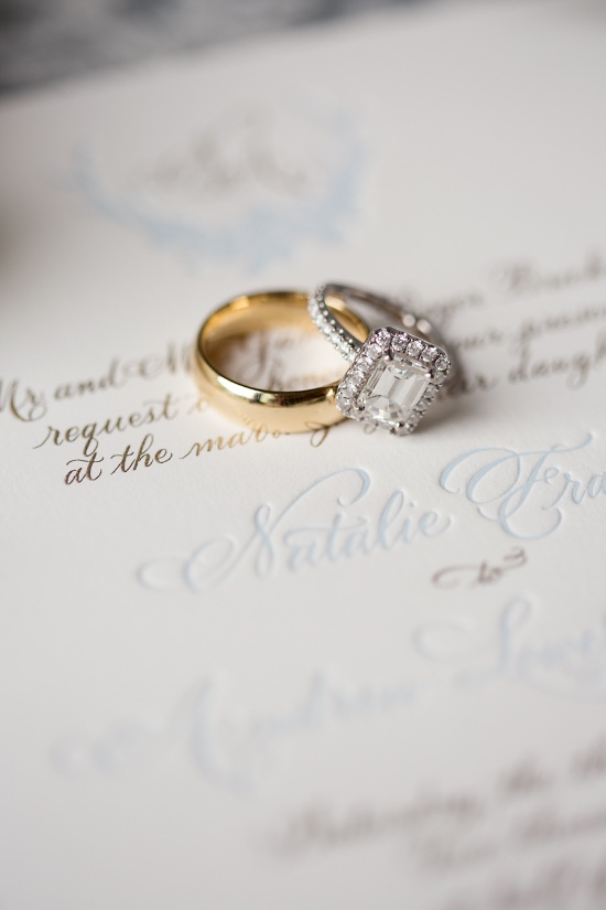 elegant-blue-and-white-wedding