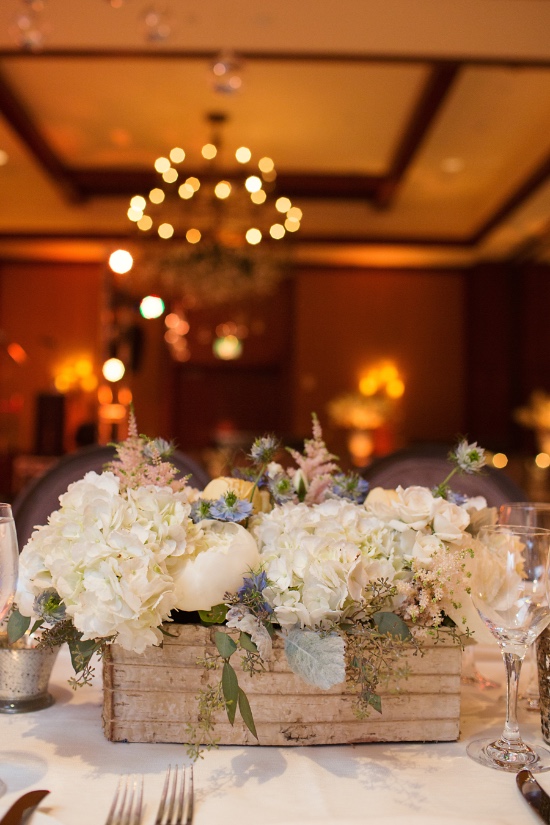 elegant-blue-and-white-wedding