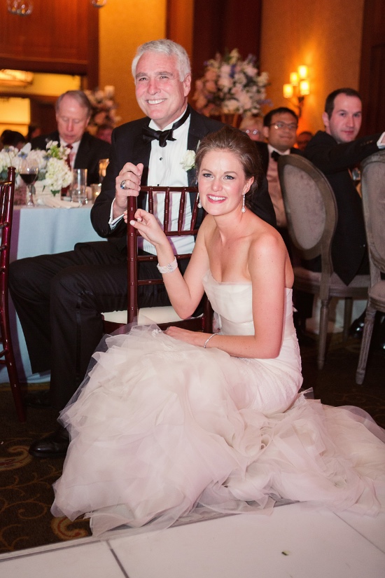 elegant-blue-and-white-wedding