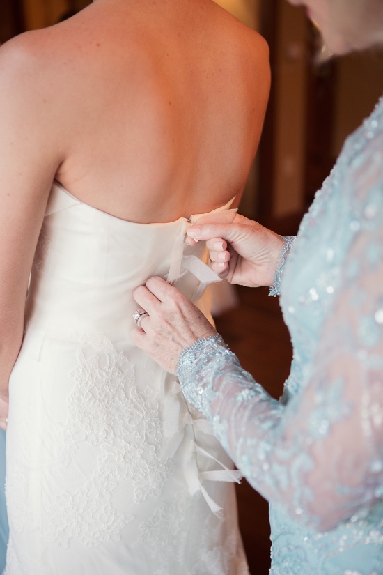 elegant-blue-and-white-wedding