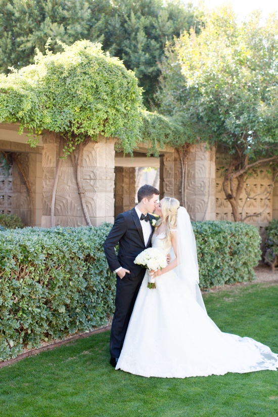 elegant-chic-pink-and-white-wedding