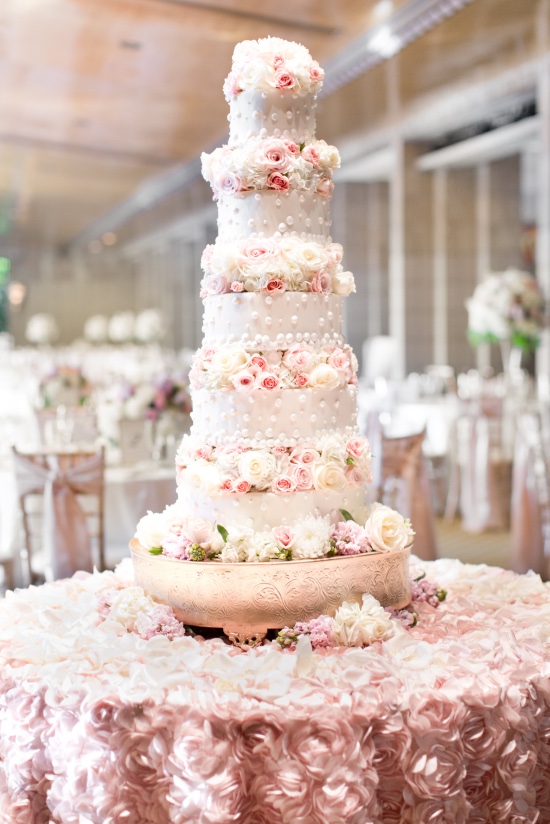 elegant-chic-pink-and-white-wedding
