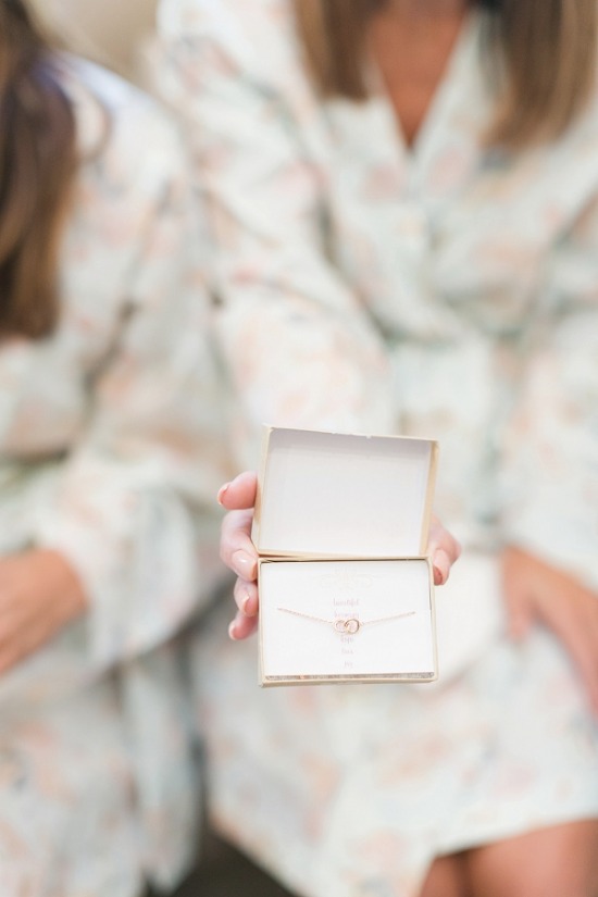 fresh-white-and-classic-wedding