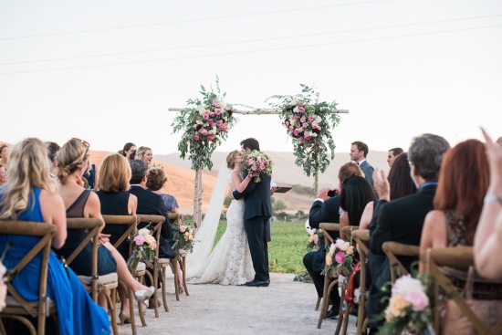 laid-back-luxury-winery-wedding
