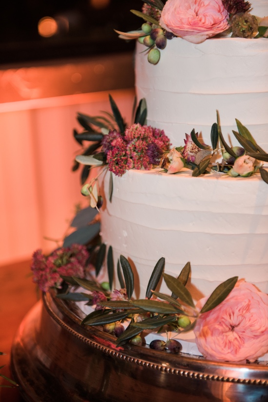 laid-back-luxury-winery-wedding
