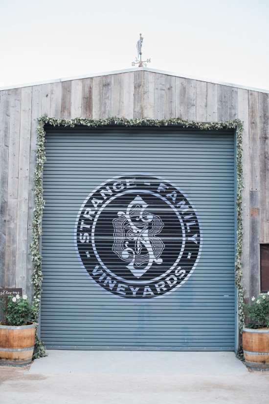 laid-back-luxury-winery-wedding