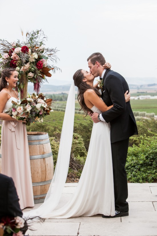 late-summer-romance-winery-wedding