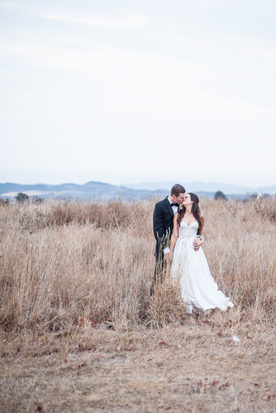 late-summer-romance-winery-wedding
