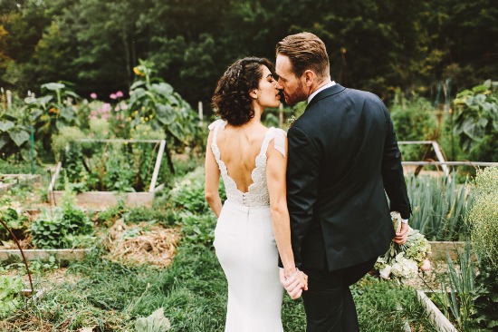 lovely-wedding-full-of-love-and-rain