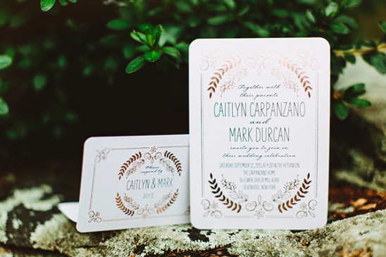 Elegant wedding invitation with floral details