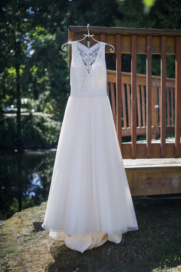 peach-and-orange-garden-wedding