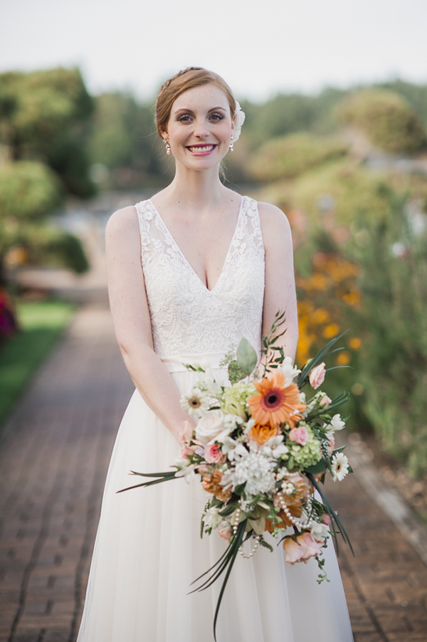 peach-and-orange-garden-wedding