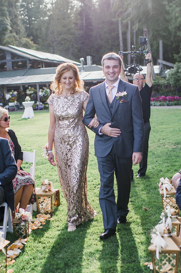 peach-and-orange-garden-wedding
