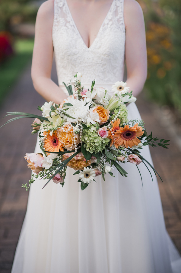 peach-and-orange-garden-wedding