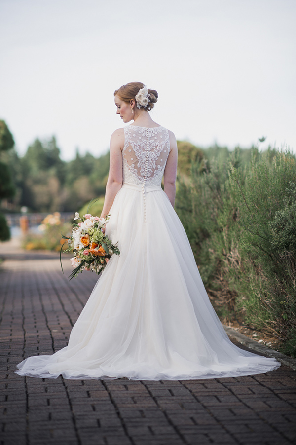 peach-and-orange-garden-wedding