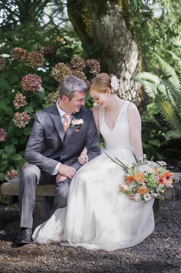 peach-and-orange-garden-wedding