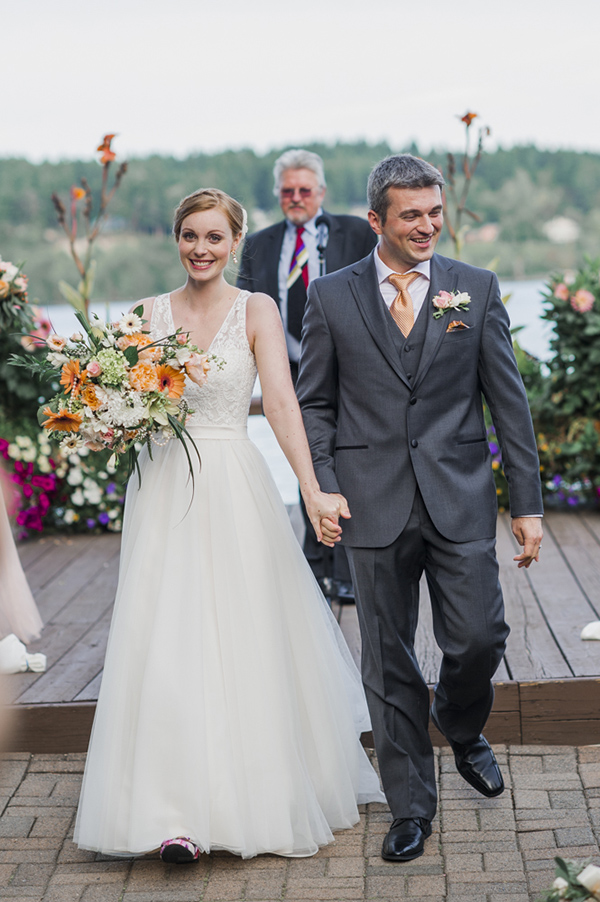 peach-and-orange-garden-wedding