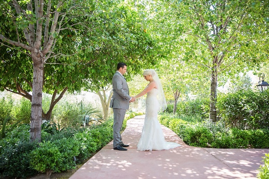 pink-and-white-classic-outdoor-wedding