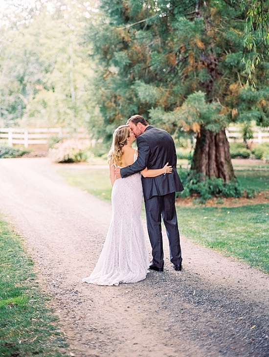 pretty-blush-and-purple-wedding
